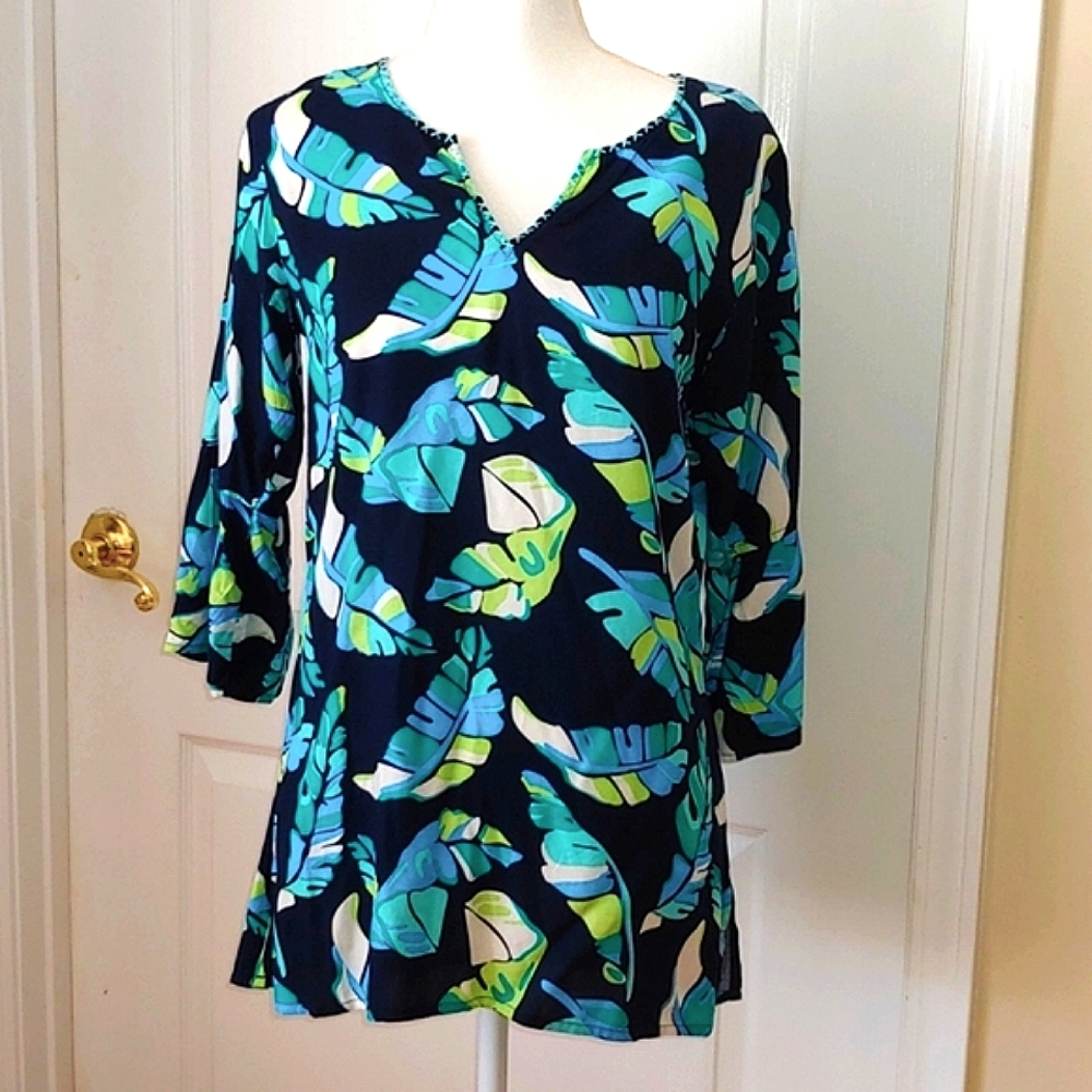 Escapada Bell Sleeve Tunic Top. Size Small. Navy Blue tropical Leaf